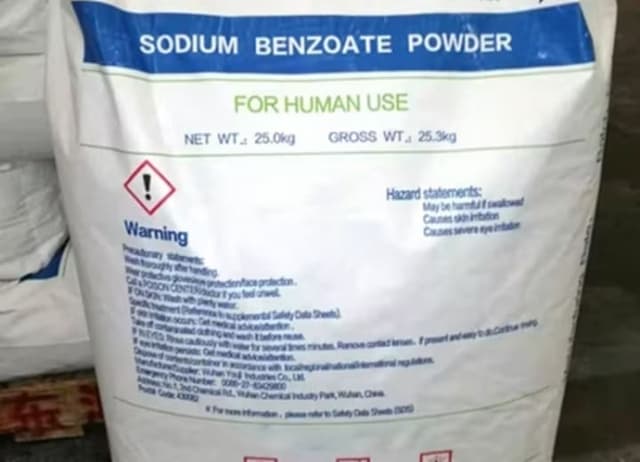 Sodium Benzoate Powder in a 25 kg bag for food use