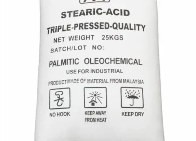 25 kg bag of Stearic Acid for industrial use