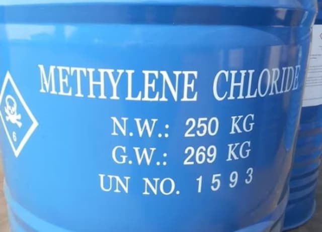 Blue drum of methylene chloride, 250 kg net weight