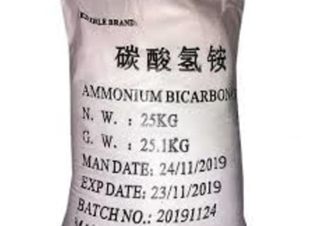 25 kg bag of Ammonium Bicarbonate for industrial use